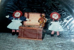 ADORABLE CANADIAN 3 INCH RAGGEDY ANN DOLLS FOLK ART PATTERN